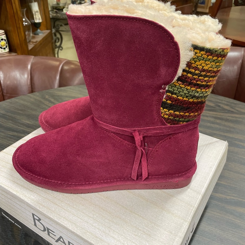 Bearpaw Boots With Box Size 9 Sheepkin Footing